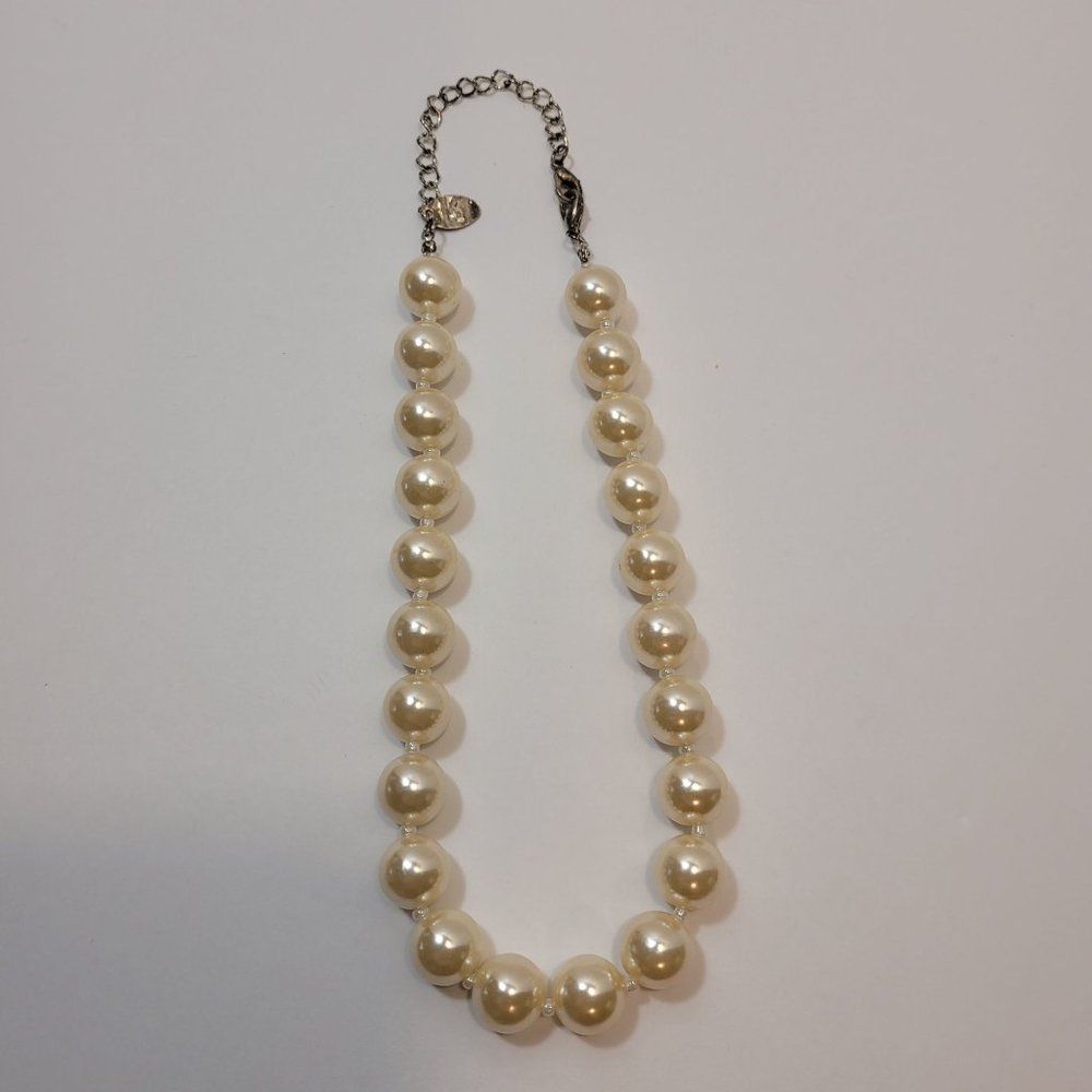 Faux Pearl Necklace Choker Single Strand Classic Elegance Marked R - Picture 2 of 7